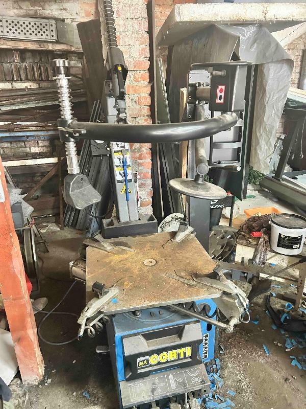 Vybavení pneuservisu - 2