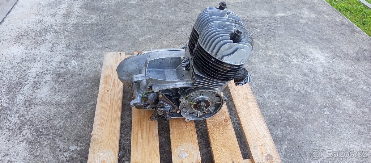 Velorex 350 motor- mechanika - 2