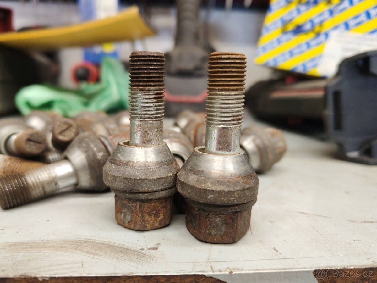 Šrouby kol - 2