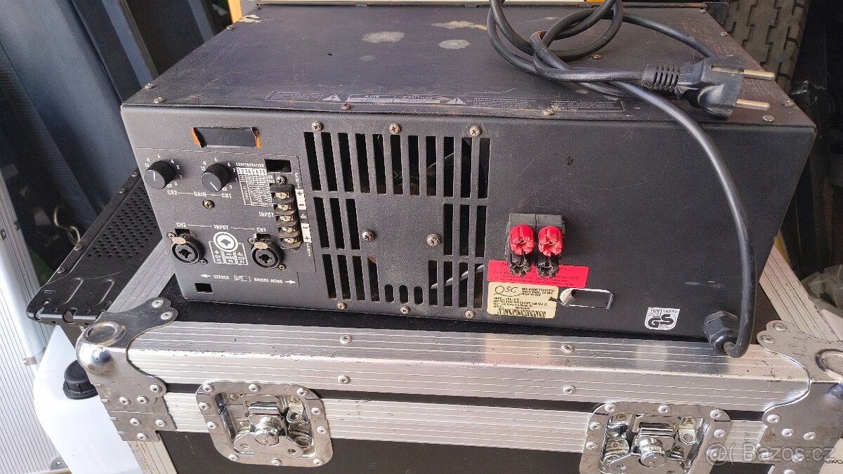 QSC USA 1310 zesilovač - 2