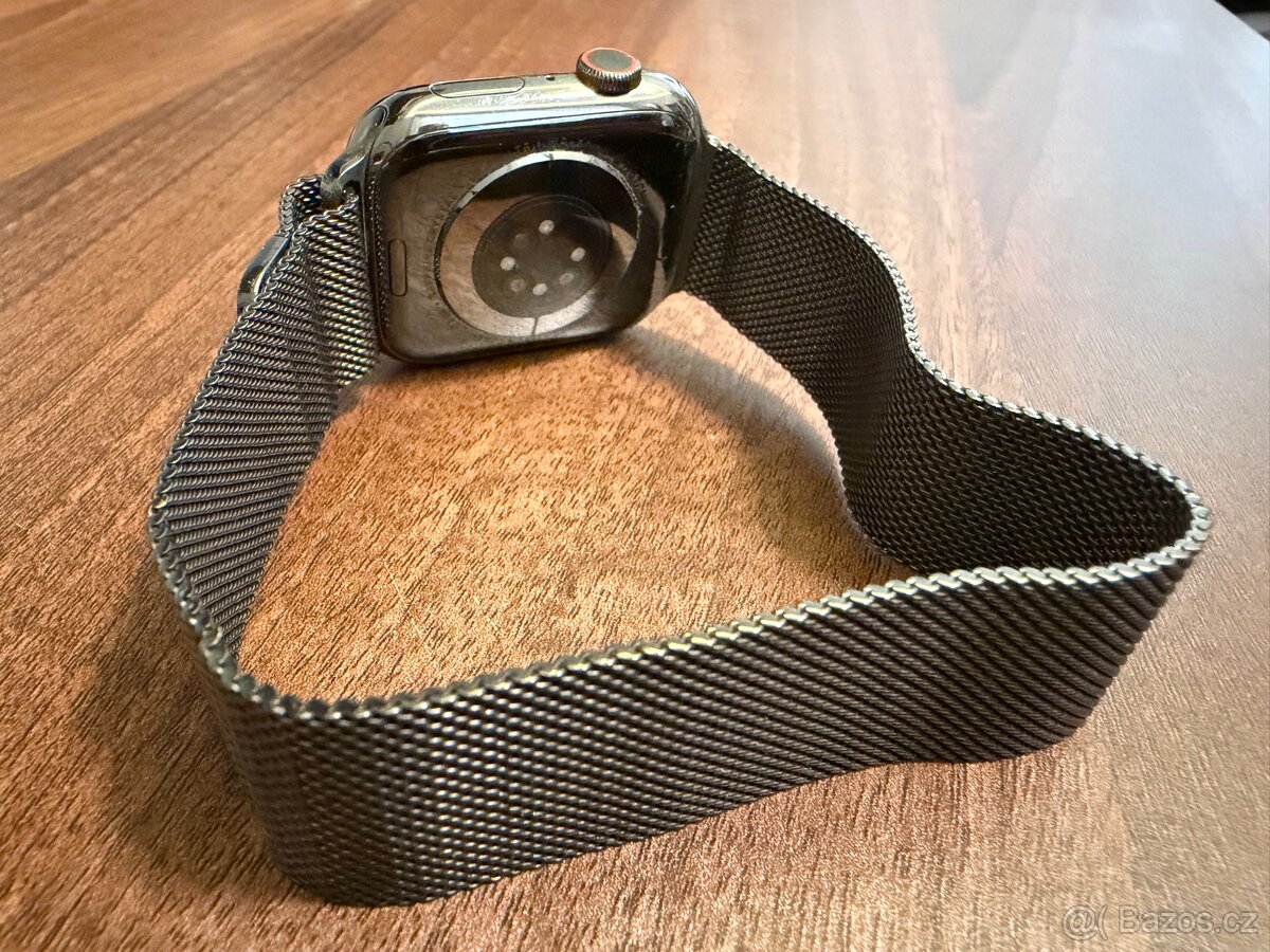Apple Watch 8 - 2