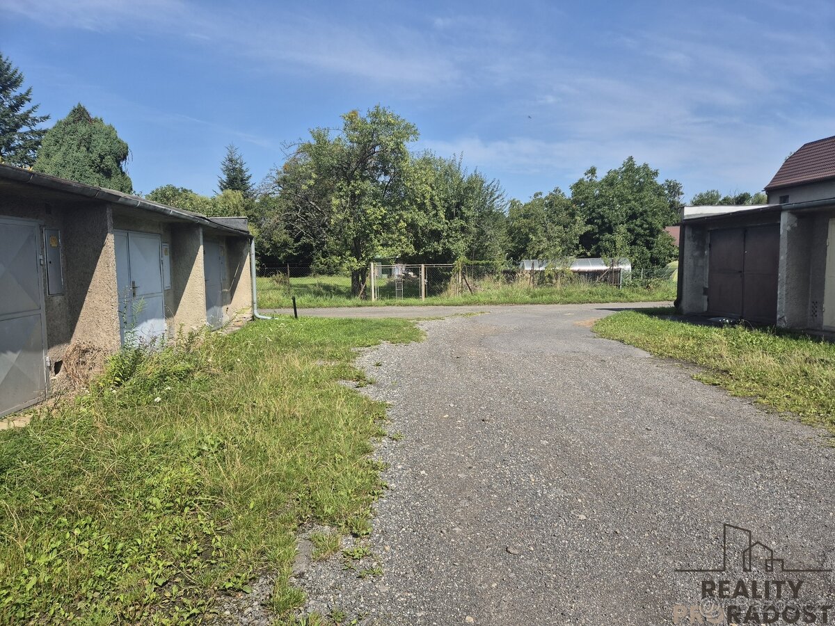 Pronájem zděné garáže v Třinci o výměře 29m2 - 2