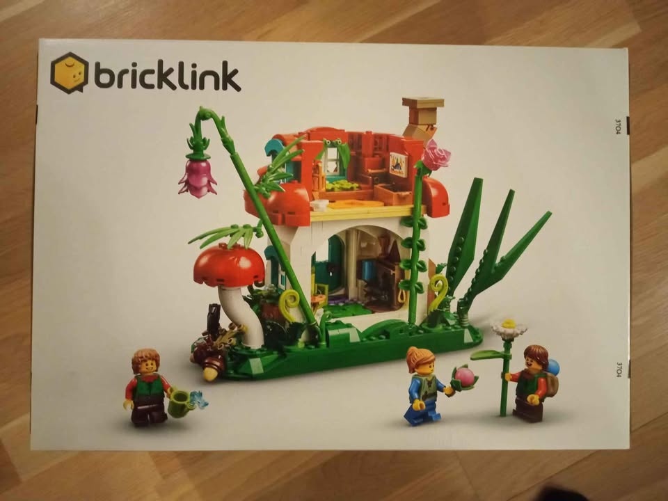 Lego Bricklink 910037 Houbový domek - 2