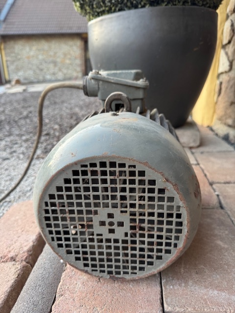 ELEKTROMOTOR - 2,2 kW, 1420 ot/min - 2