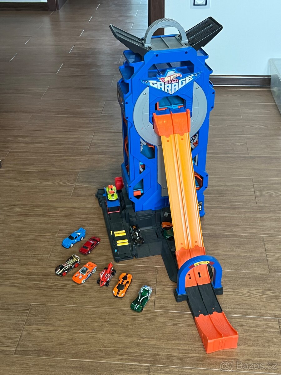 Garáž na autíčka - 2