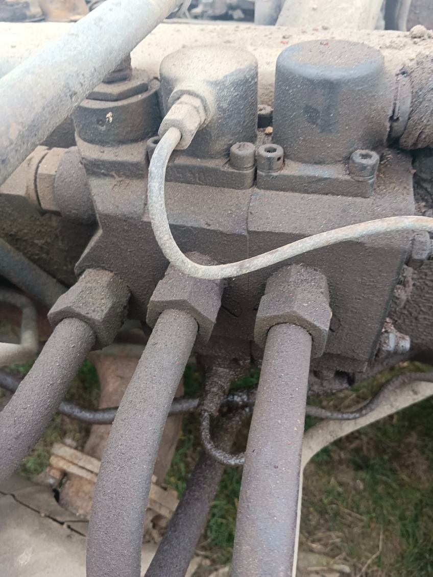 Hydraulicke ventily sklapeni TATRA 815 - 2