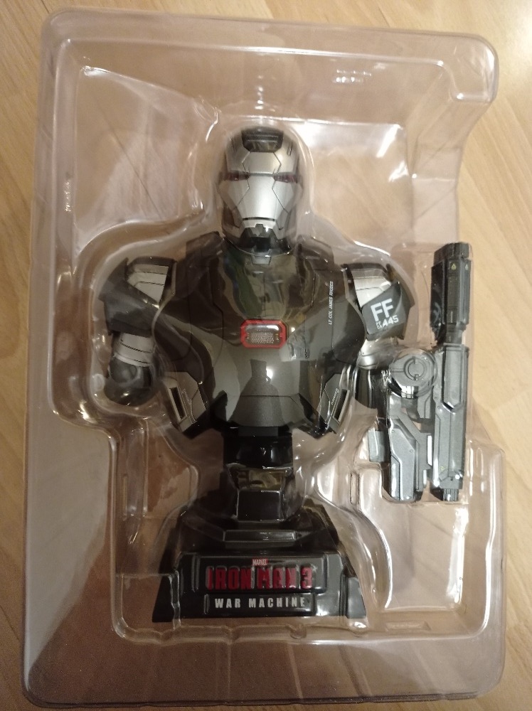 hot toys WAR MACHINE bust - 2