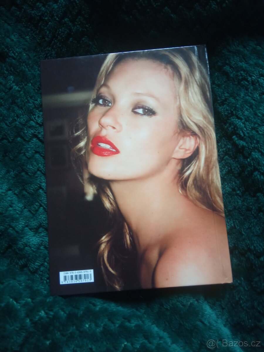 Kate Moss by Mario Testino - 2