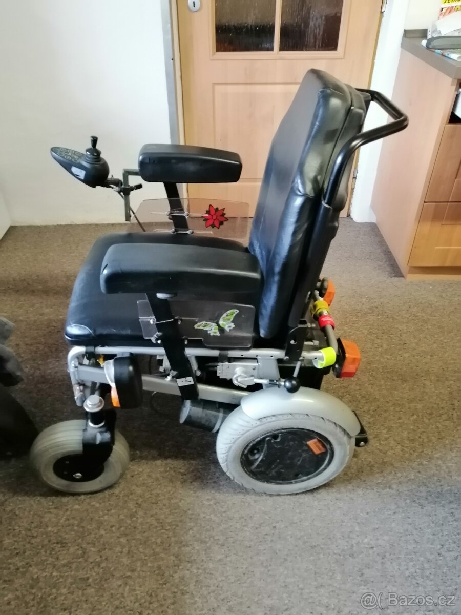 Elektrický invalidní vozík Allround 900 C - 2