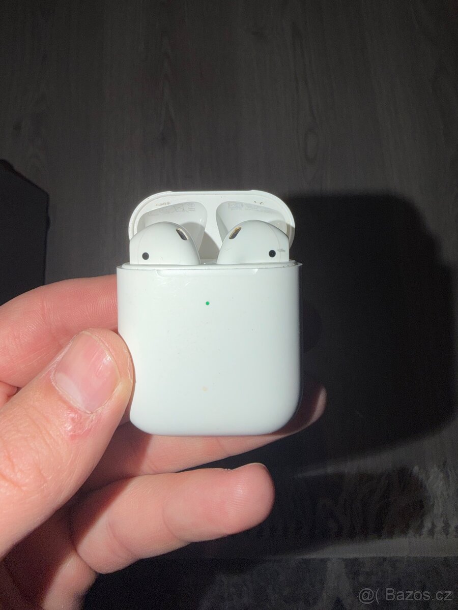 Apple AirPods 2. generace - 2