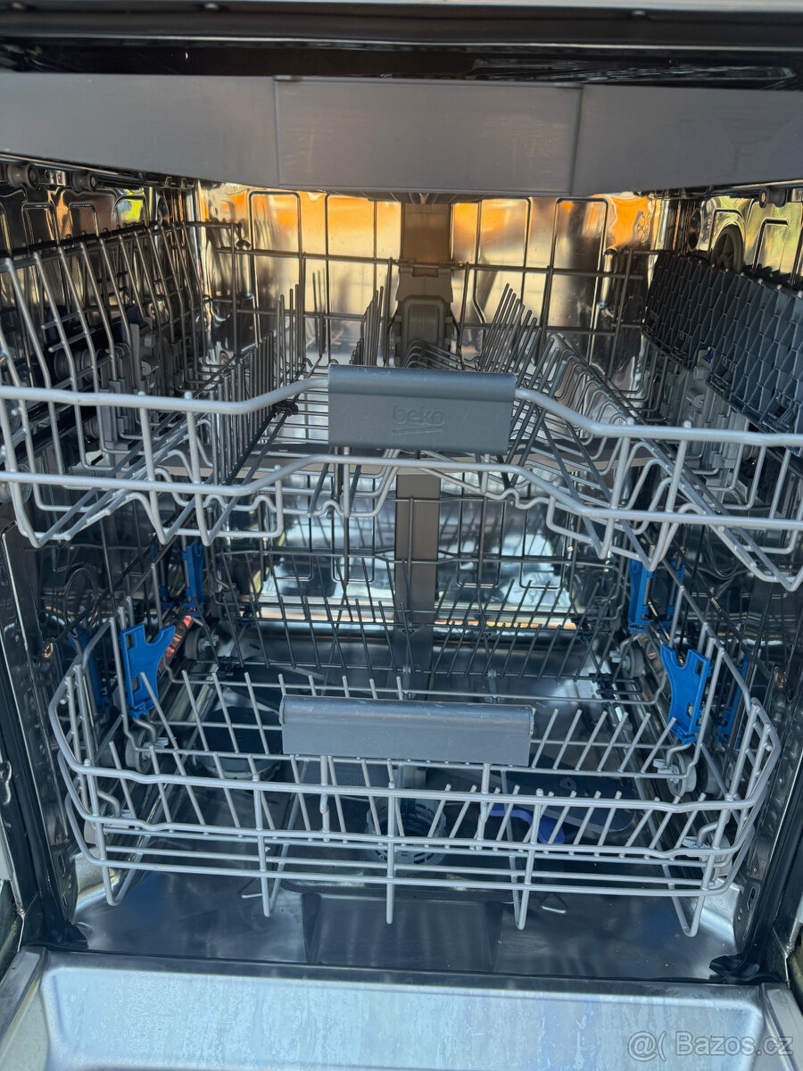 Nerezová myčka Beko 3 košová, A+++, 14 sad - 2