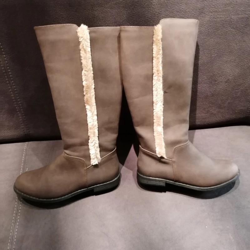 Krásné vyteplené kožené kozačky vel.36 - 2