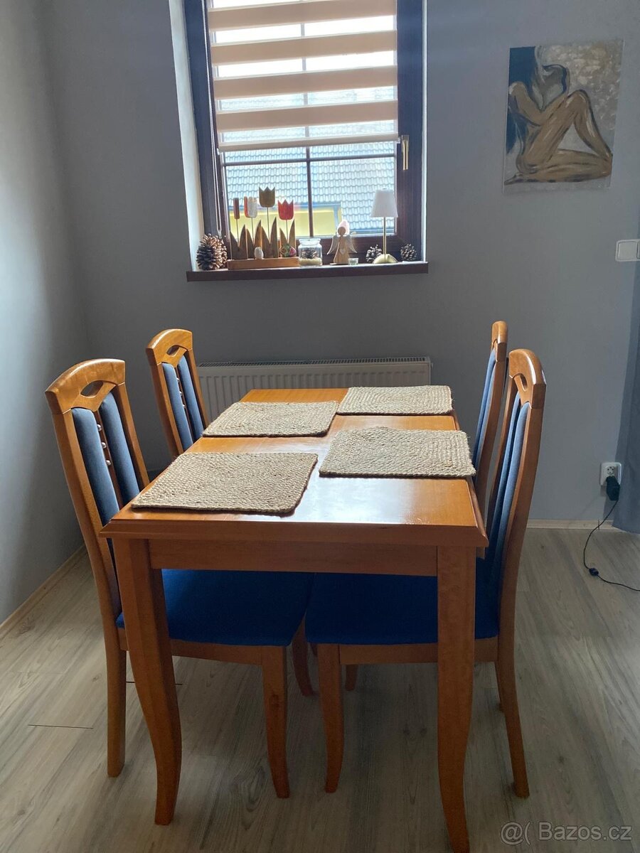 Jídelní stůl a 4 židle - 2