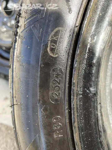 Plechová sada kol 15" - Zimní 185/55R15 + poklice - 2