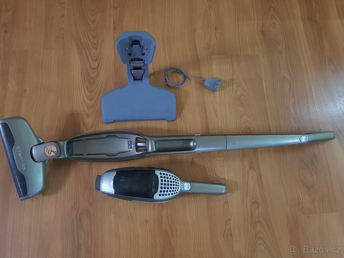 tyčový vysavač Electrolux CT120NI - 2