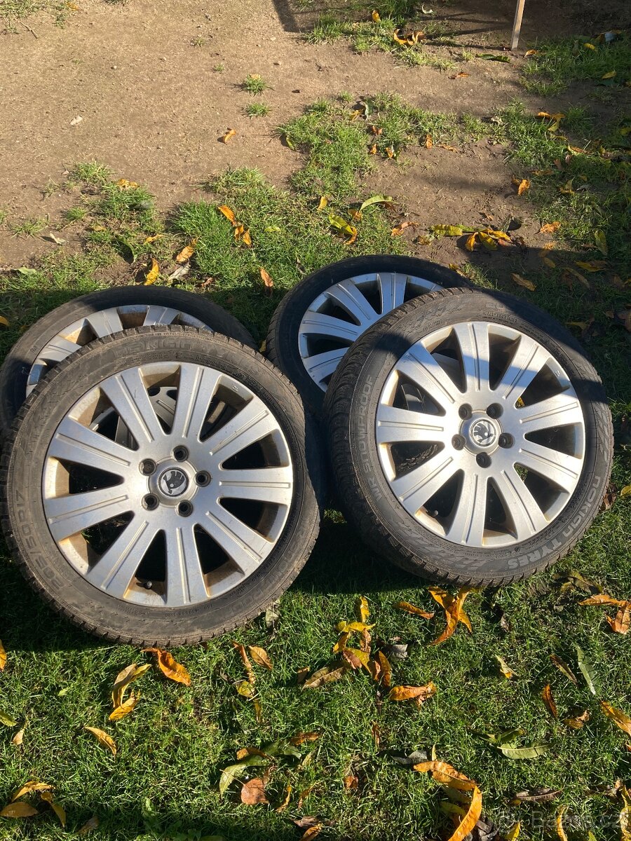 Originální zimní alu sada Škoda Superb 5x112, R17 - 2