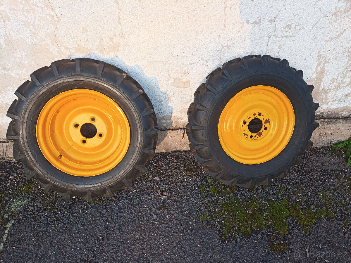 Prodám kola 6/16 se šípovým vzorem na malotraktor. - 2