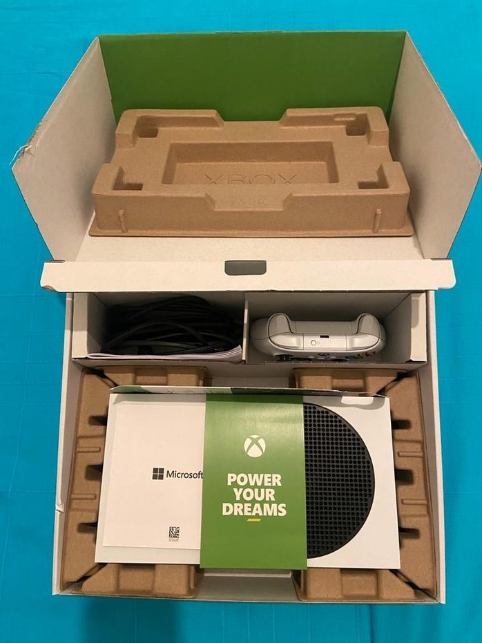 Xbox Series S + ovladač a krabice - 2