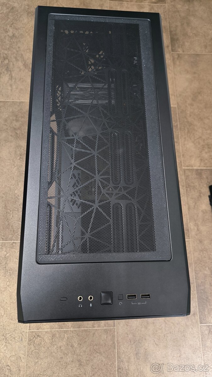 AMD Ryzen 7 5800X3D, 32GB RAM, B550M AORUS ELITE - 2