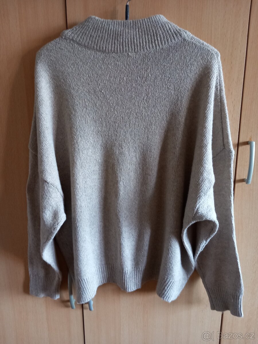 Dámský svetr vel.: 46 KIK nový - 2
