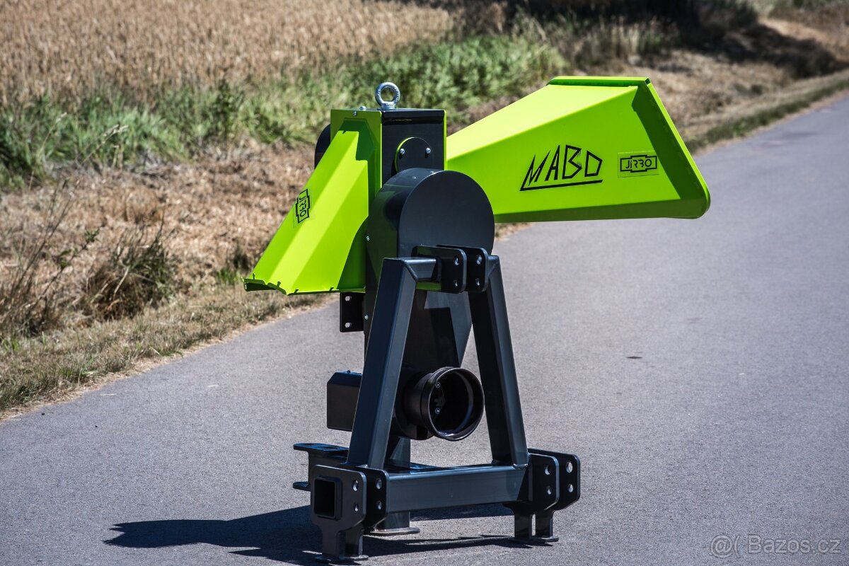 Štěpkovač špalíkovač za traktor s řemenovým převodem - 2