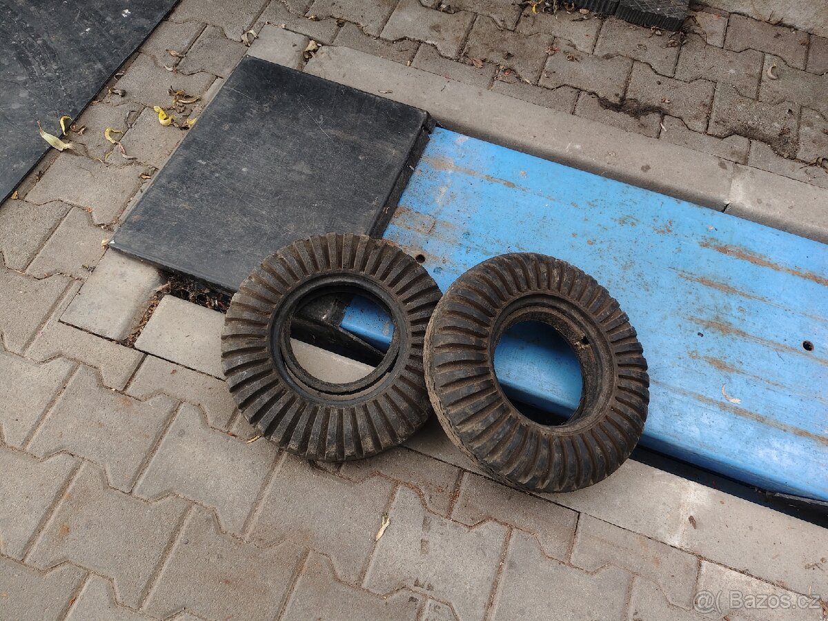 Guma,pneumatika,vozík,tonáž,kára,dílna,garaž - 2