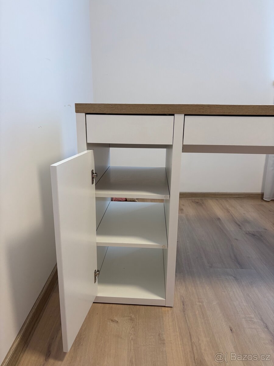 Stůl Ikea Micke - 2