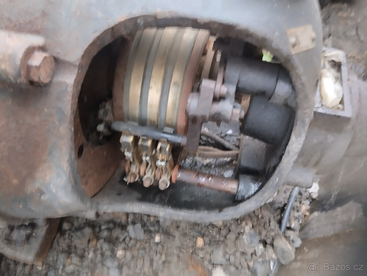 Prodám historický kartáčový elektromotor - 2