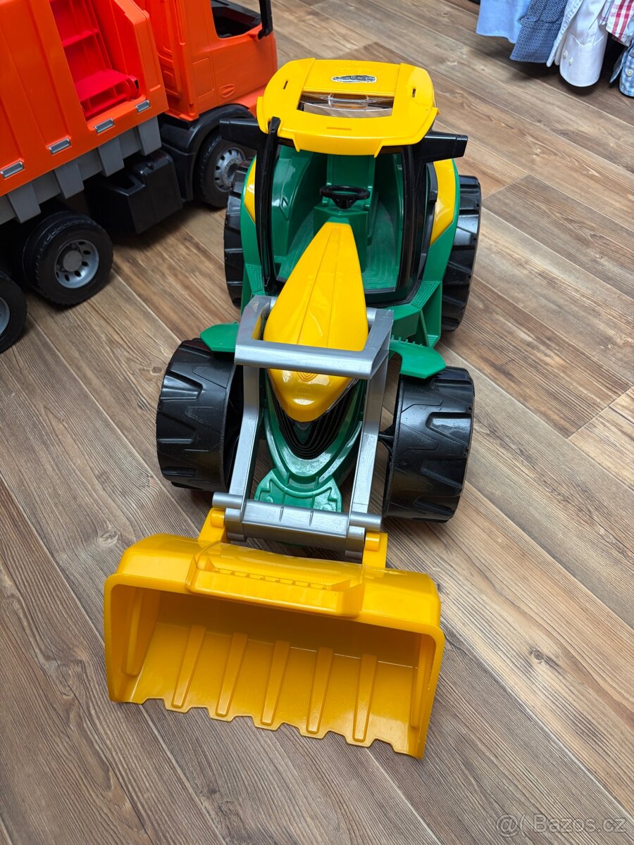 Velký traktor LENA - 2