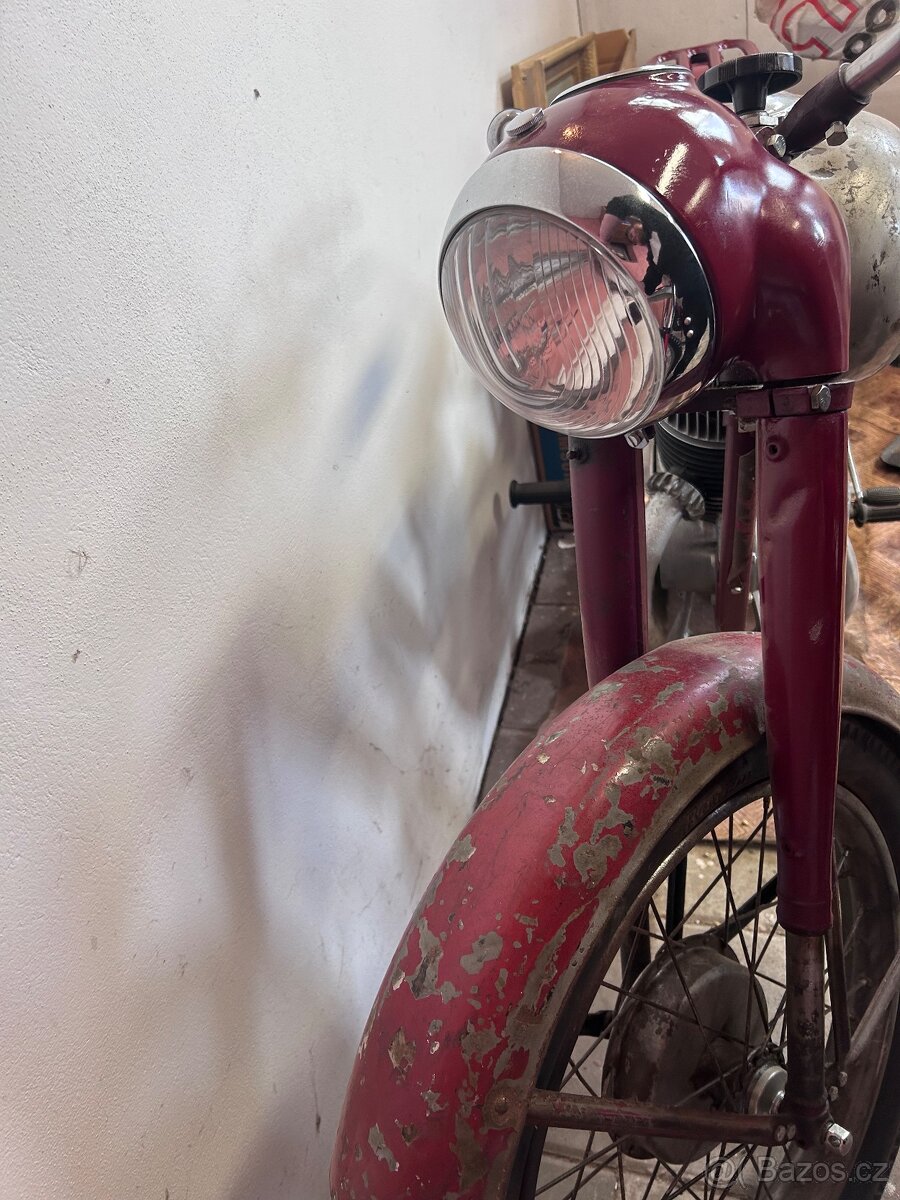 Jawa 250 perak komunista - 2