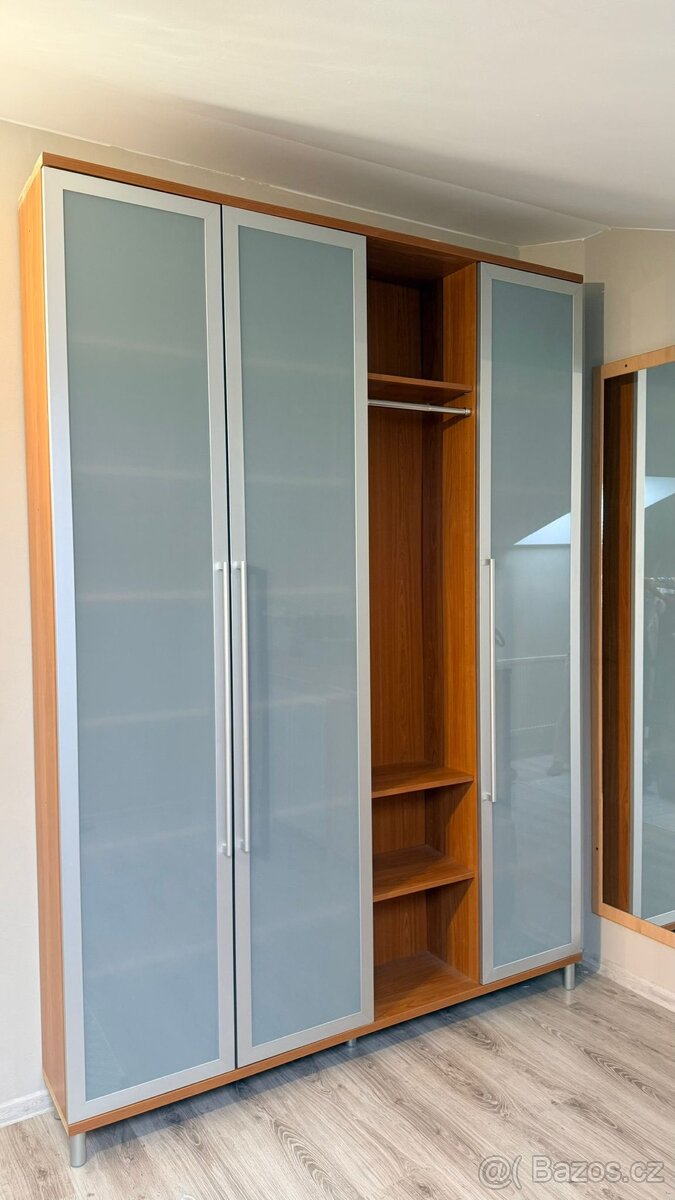 Kvalitní nepoužívaná skříň - 2