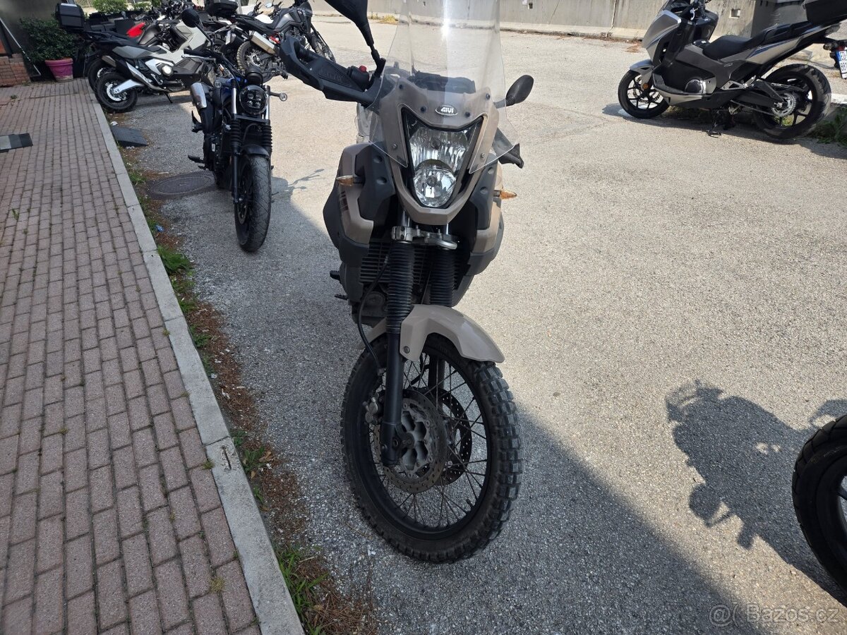 Yamaha XT 660 Z Ténéré (2009) velmi slušná, kufr