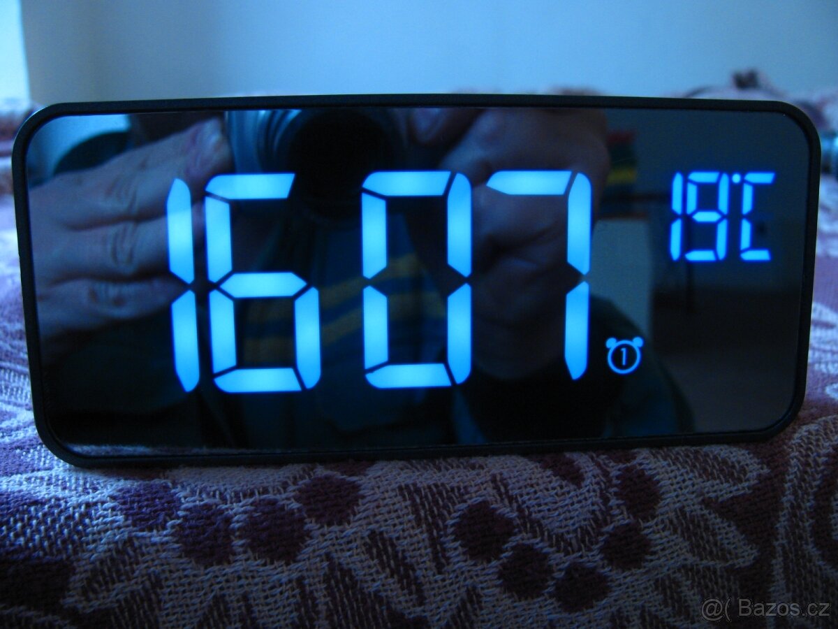 Stolní digitální HODINY BUDÍK + TEPLOMĚR podvětlené - 2