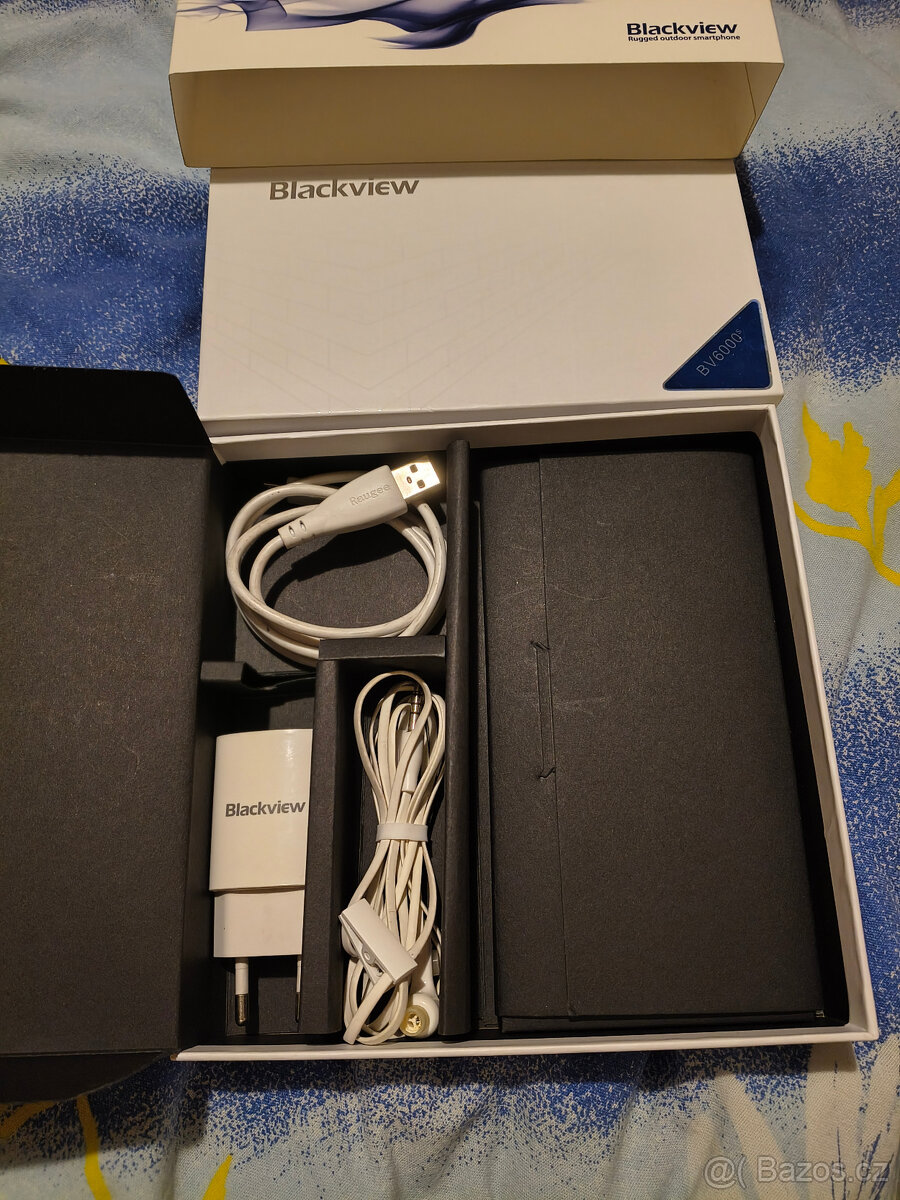 Odolný mobilní telefon iGET Blackview BV6000s - 2
