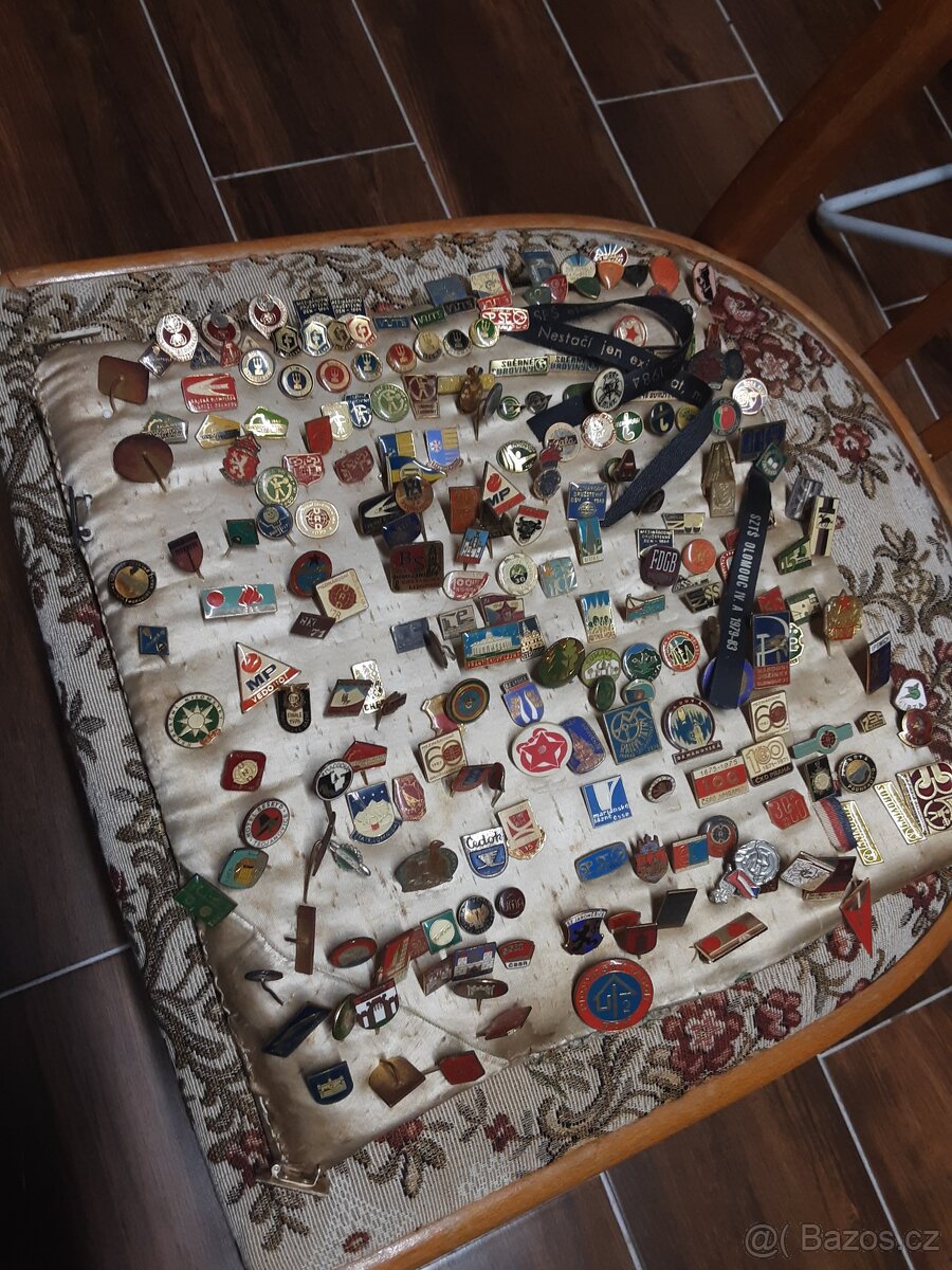 Nálezová Sbírka starých odznaků a odznáčků - 2