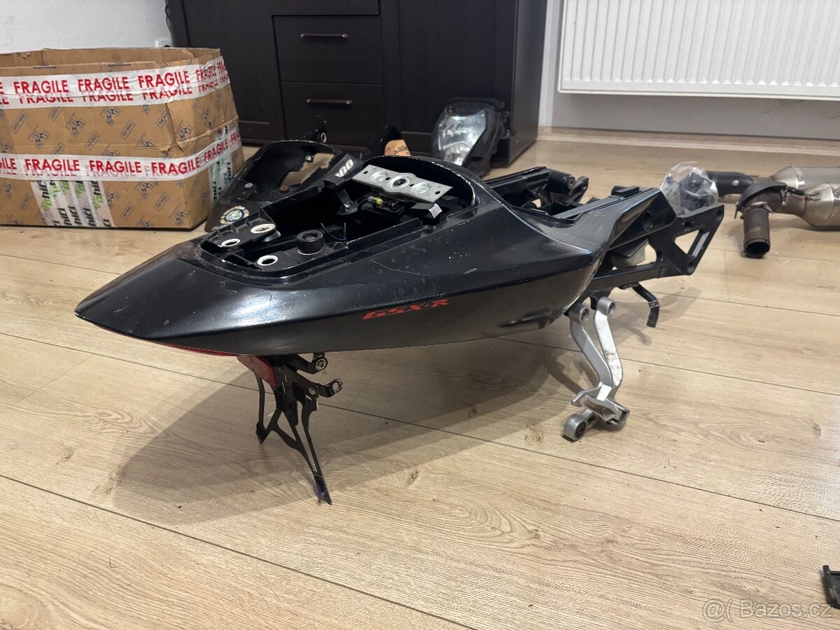 Podsedadlovy ram a plast na Suzuki Gsxr 1000 03-04 - 2