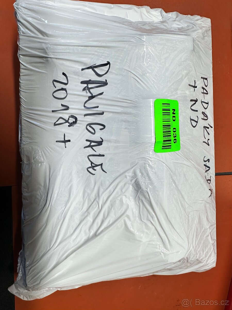 Ducati Panigale v4 padáky padací protektory crash bobbins - 2