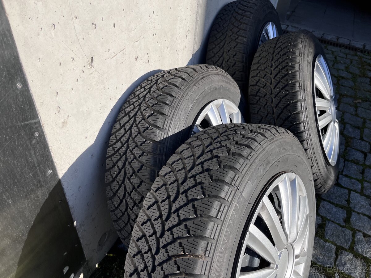 Zimni pneu s disky 185/65 r15 - 2