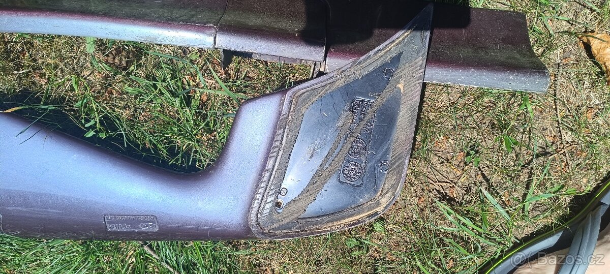 Ford Mondeo ST MK2 5dv křídlo - 2