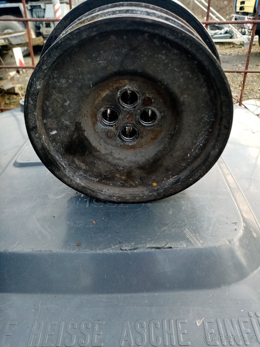 Mercedes Sprinter 906 řemenice na kliku CDI - 2