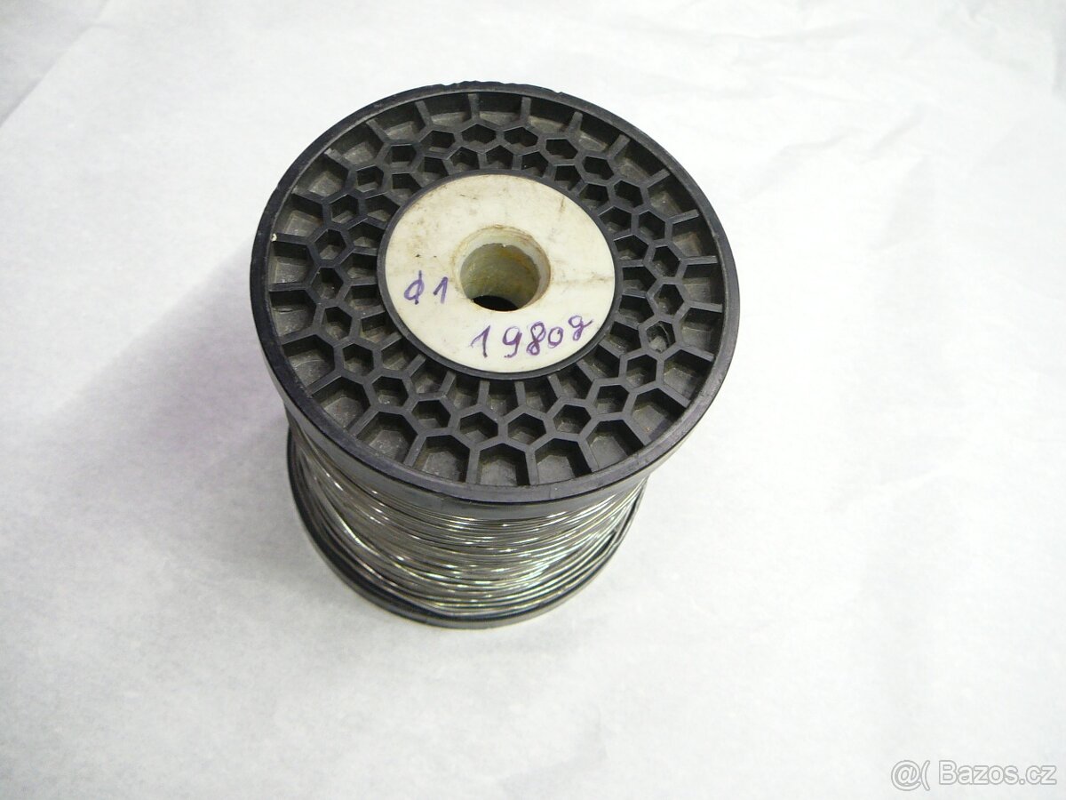 Trubičkový cín průměr 1 mm s tavidlem. - 2