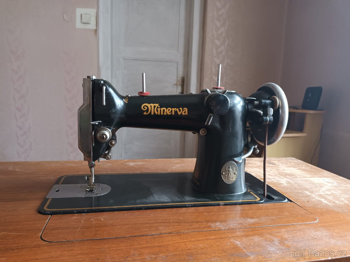 Šicí stroj Minerva za odvoz - 2