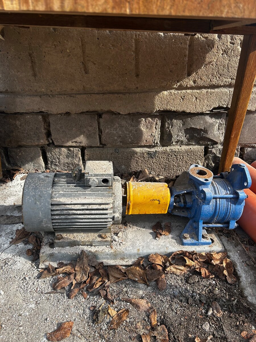 Deskové radiátory + čerpadlo + cirkularka - 2