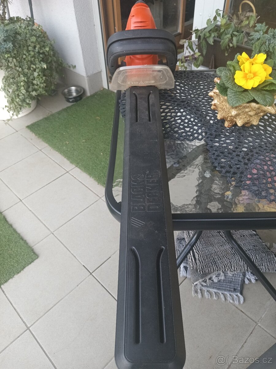 Nůžky na živý plot Black &Deck - 2