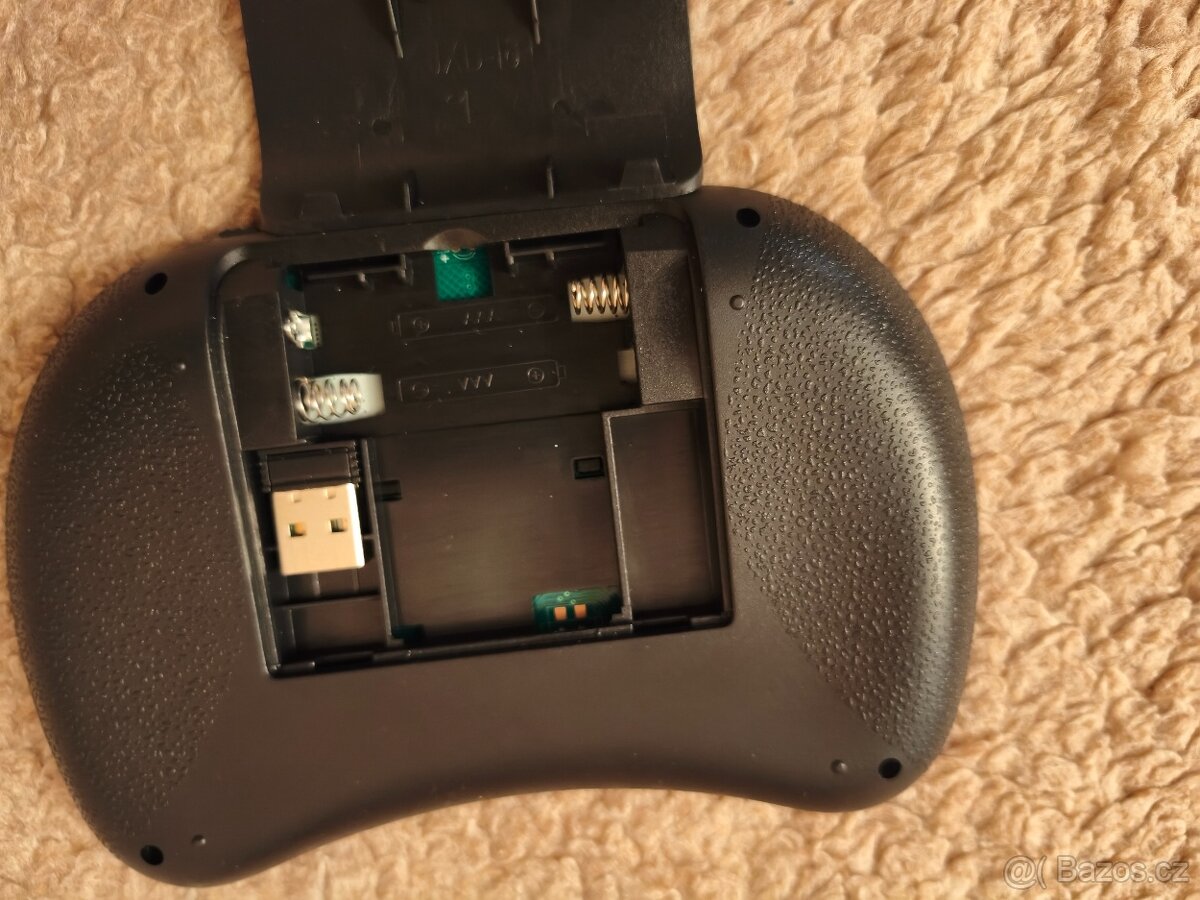 Mini bezdrátová klávesnice i na hry - 2