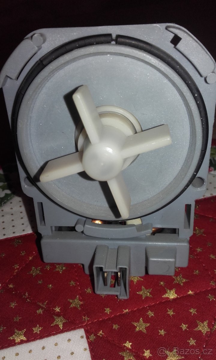 Motorek čerpadla - 2