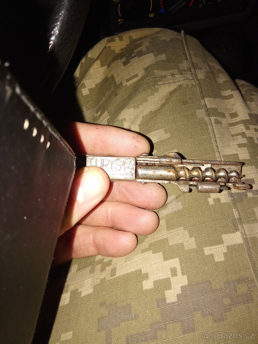 Retro turistický otvírák - 2