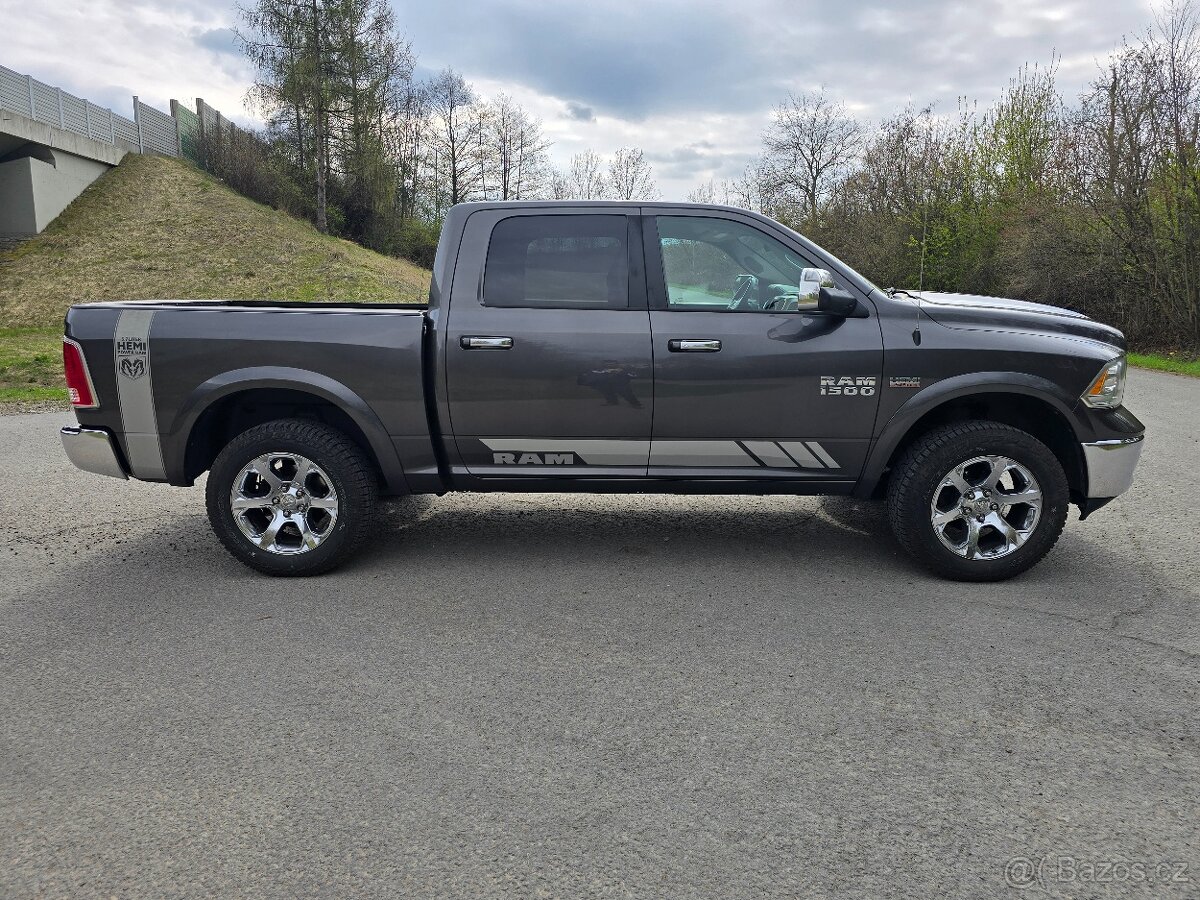 Dodge Ram, 1500 4x4 Laramie 5,7 Hemi NEBOURANÉ - 2