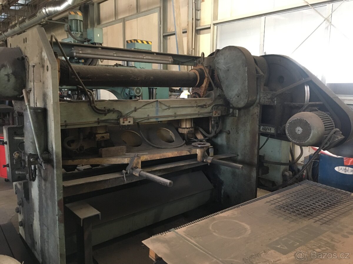 Tabulové nůžky NA 3121 - 2