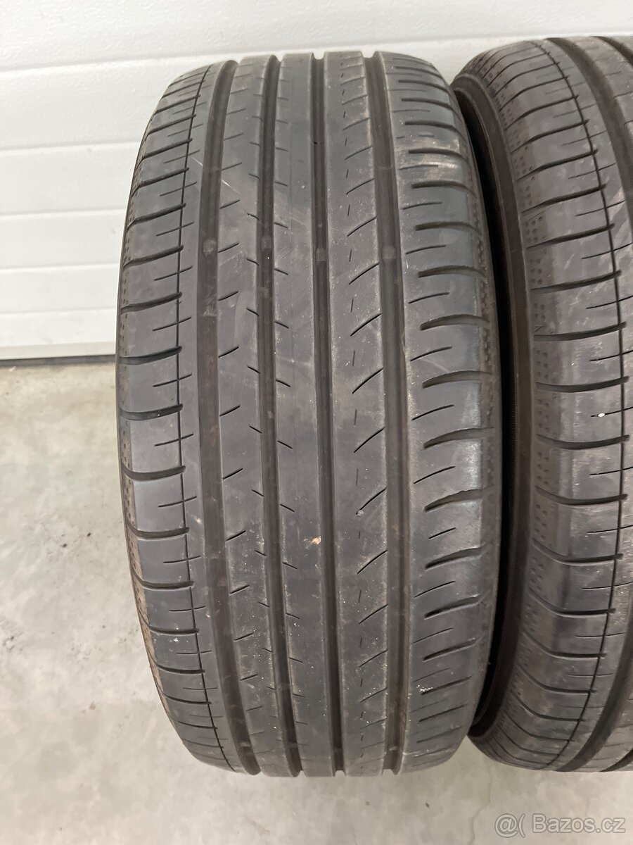 Letní pneu 245/45/19 - 2